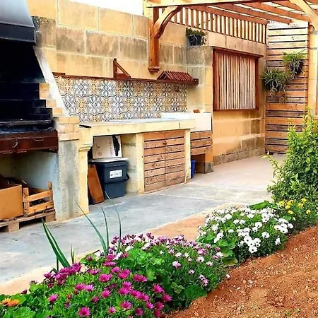 Ta' Ciangura House Of Character * Għajnsielem